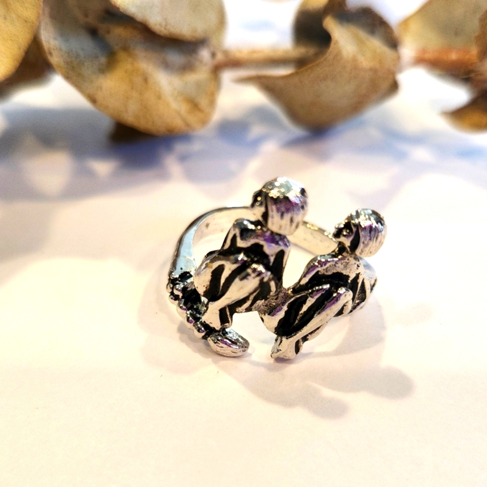 ♊️Vintage 60s Gemini Ring: Silver Plated